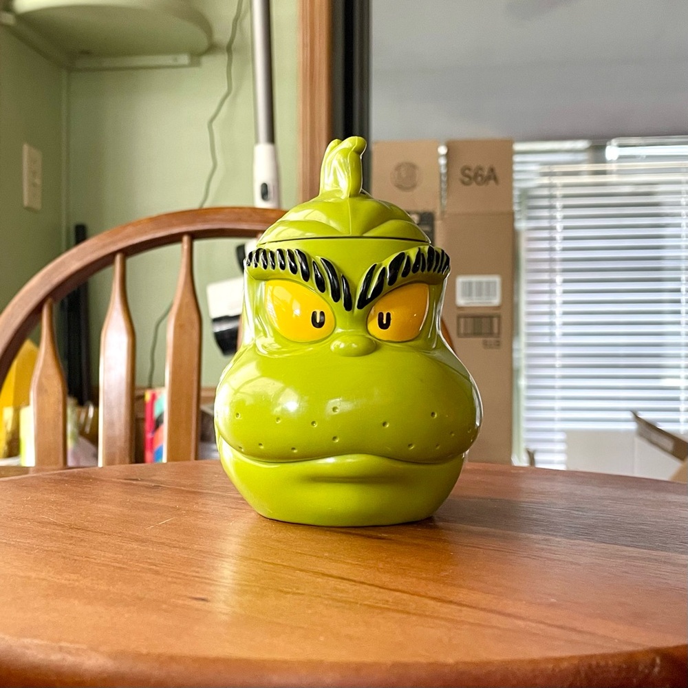*EUC* Dr. Seuss “The Grinch” Mug/Cup - Universal Studios.